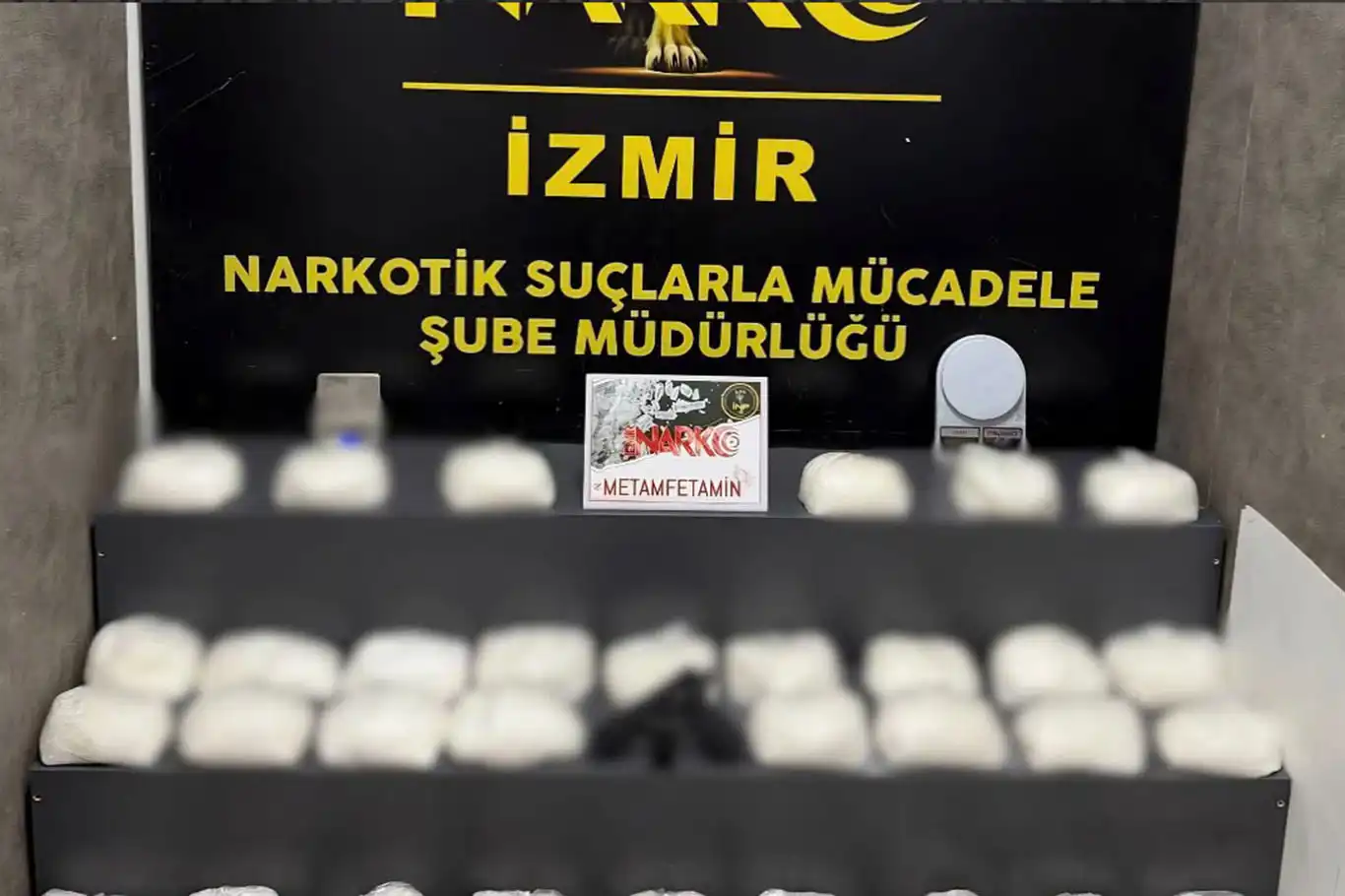 İzmir'de uyuşturucu operasyonu: Bir tutuklama