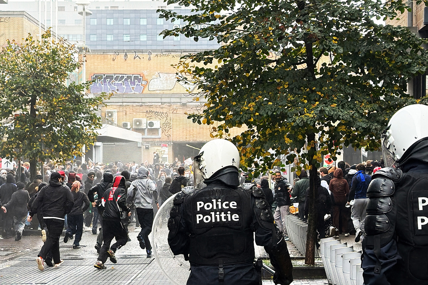 Belçika'da bütçe kesintilerine karşı düzenlenen protestolar büyüyor
