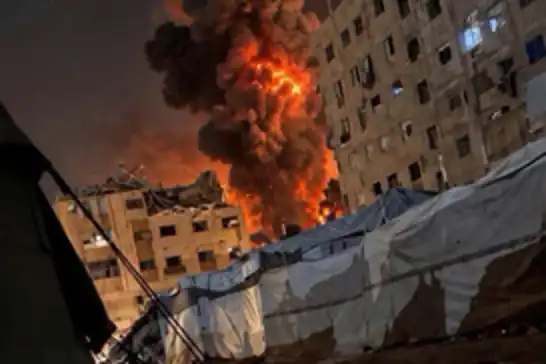 غزة تحت نيران الاحتلال.. غارة صهيونية غربي المدينة وتصعيد ميداني في مناطق القطاع