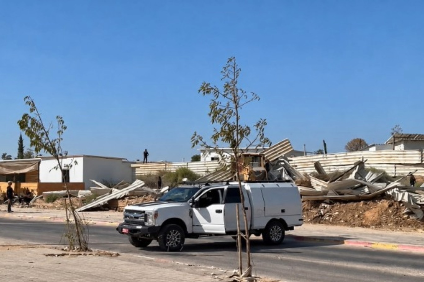 الاحتلال يهدم أكثر من 80 منزلًا ومسجدًا في النقب وتشريد مئات الفلسطينيين