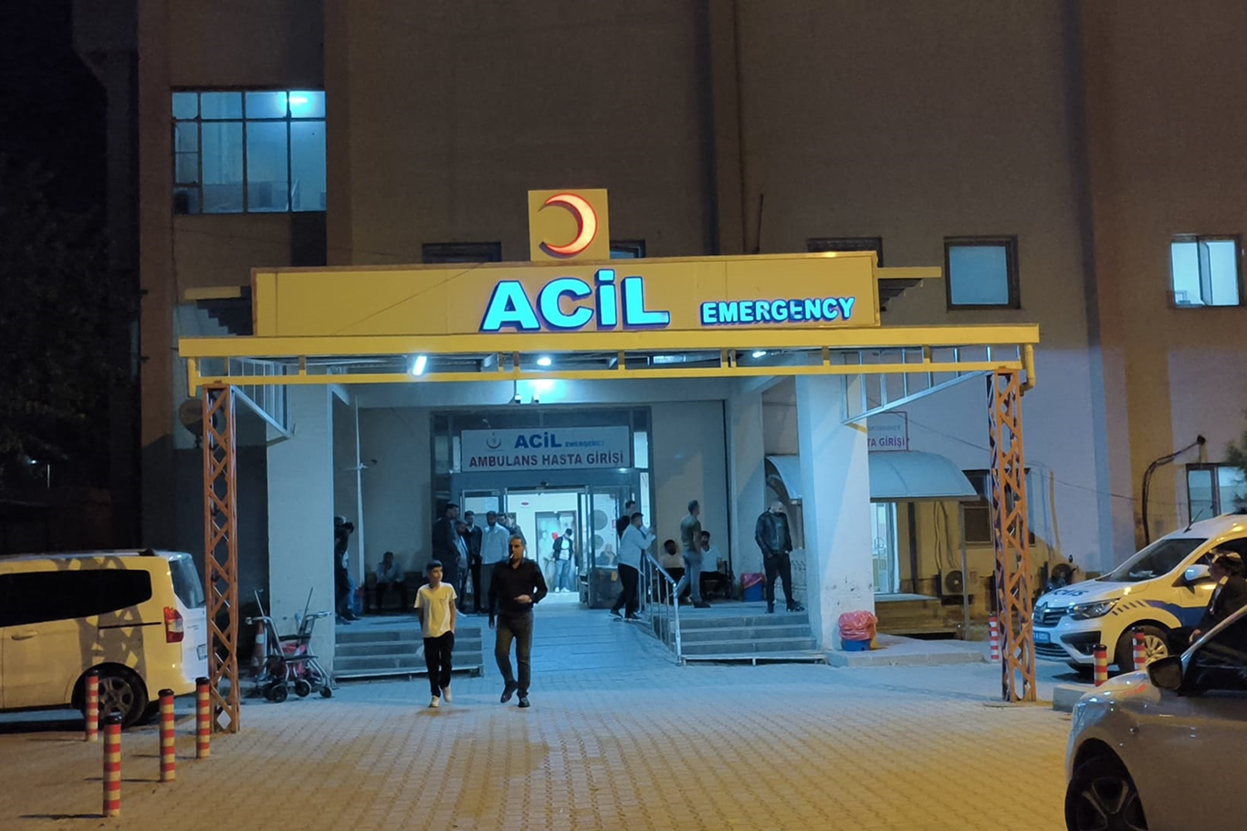 ŞIRNAK’TA CERRAHİ EKSİKLİĞİ NEDENİYLE GENÇ HASTA DİYARBAKIR'A SEVK EDİLDİ