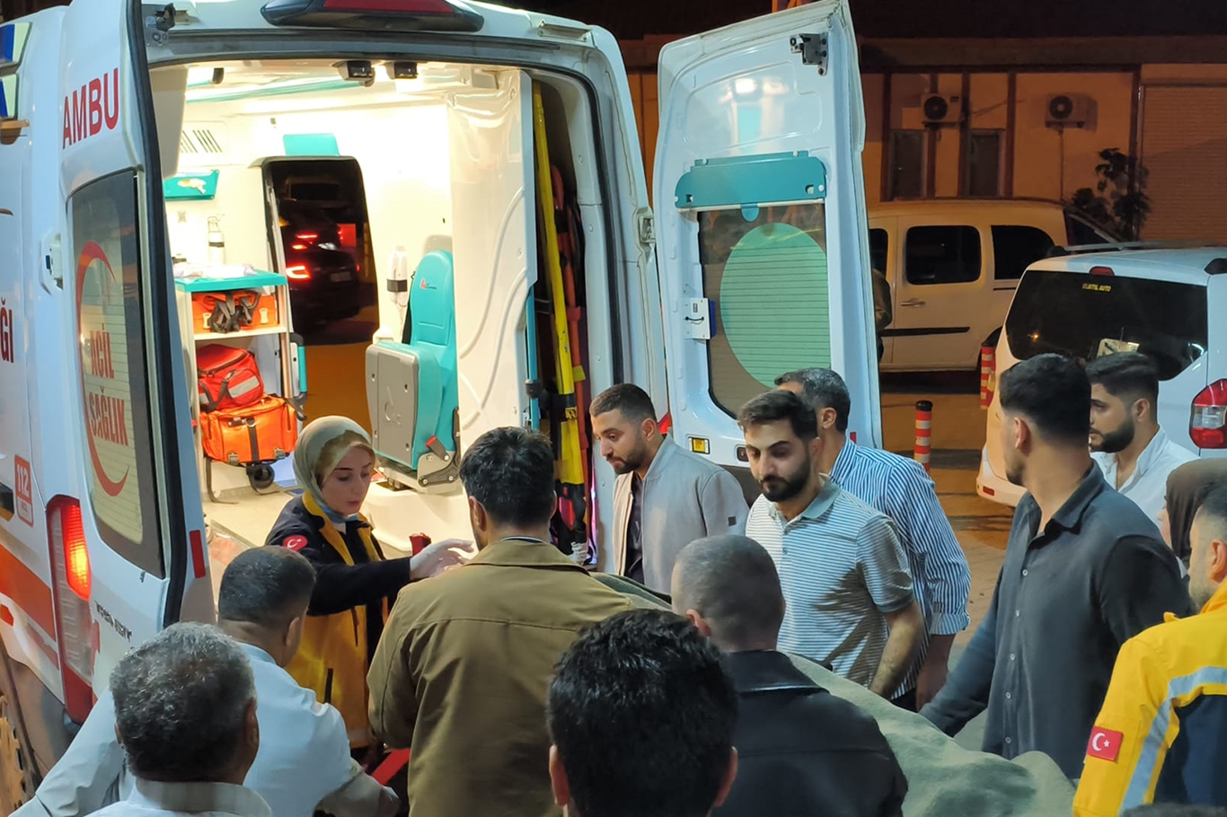 ŞIRNAK’TA CERRAHİ EKSİKLİĞİ NEDENİYLE GENÇ HASTA DİYARBAKIR'A SEVK EDİLDİ