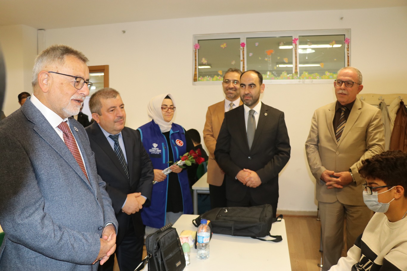 Görme engelli öğrencilere Braille alfabesiyle Kur’an-ı Kerim hediye edildi