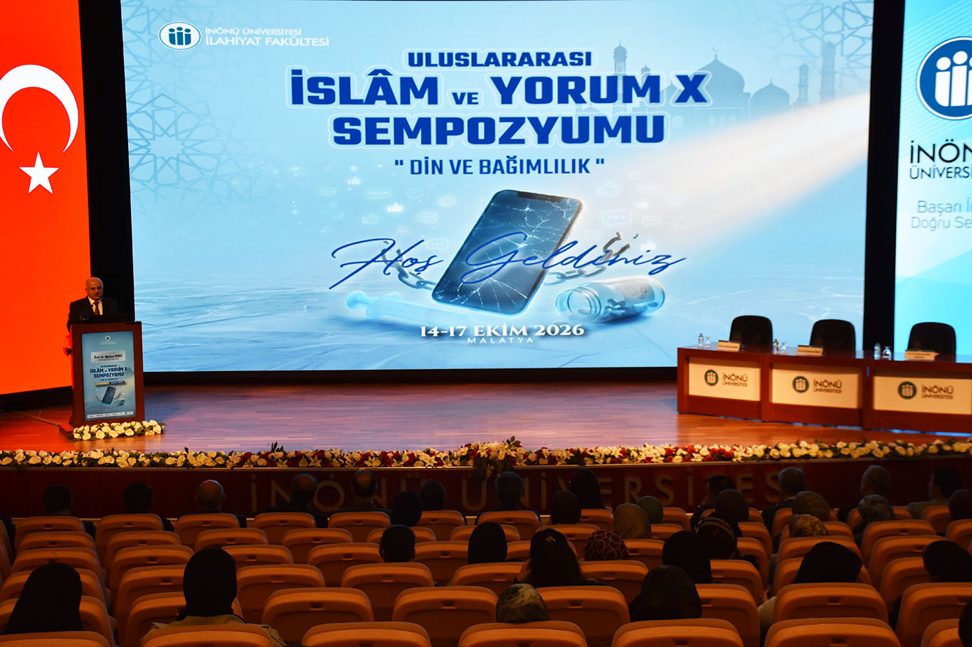 İlahiyat Fakültesi Dekanı Prof. Dr. Mehmet Kubat