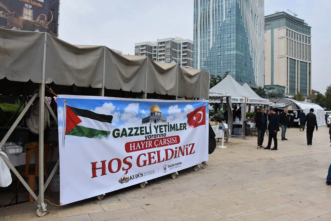 Malatya'da Gazzeli yetim çocuklar yararına hayır çarşısı açıldı