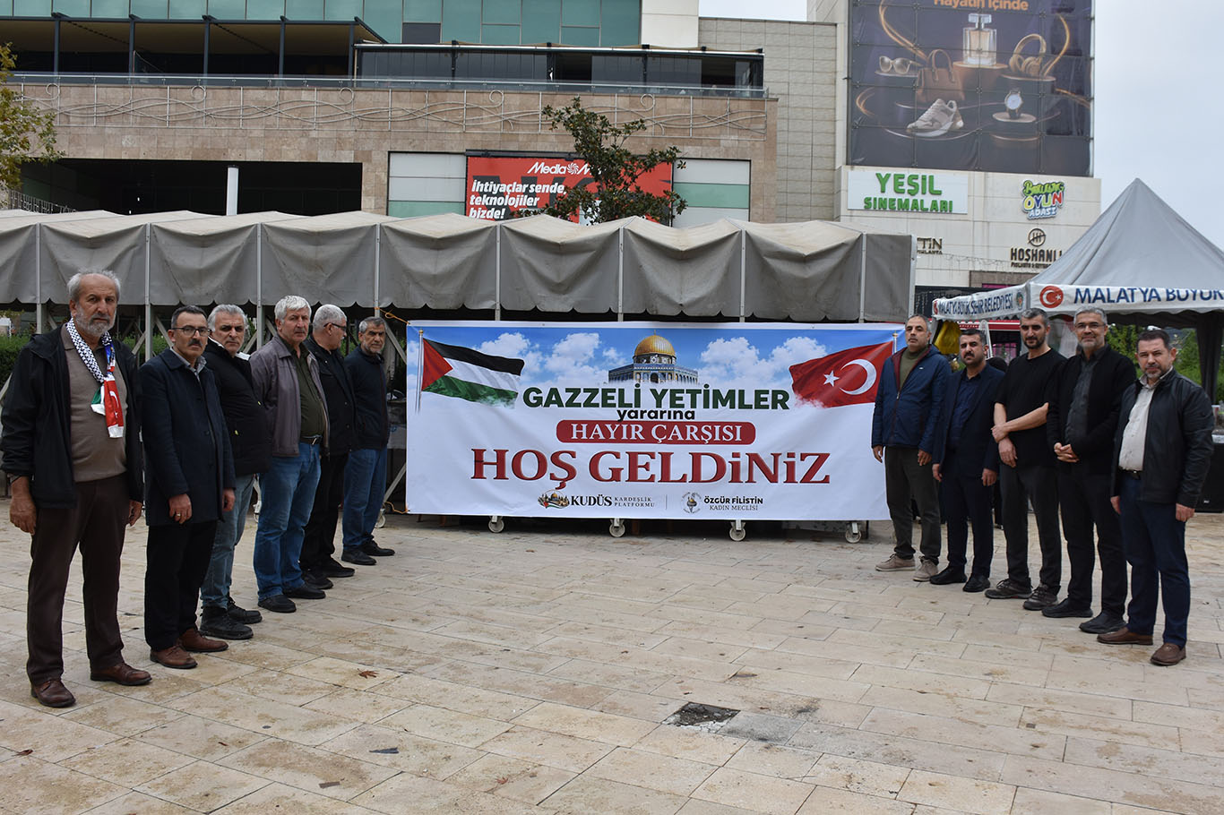 Malatya'da Gazzeli yetim çocuklar yararına hayır çarşısı açıldı