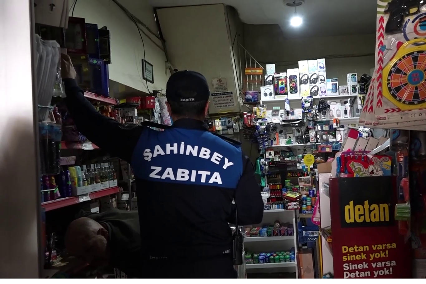 Gaziantep'te son kullanma tarihi geçmiş ürün satan 2 market kapatıldı