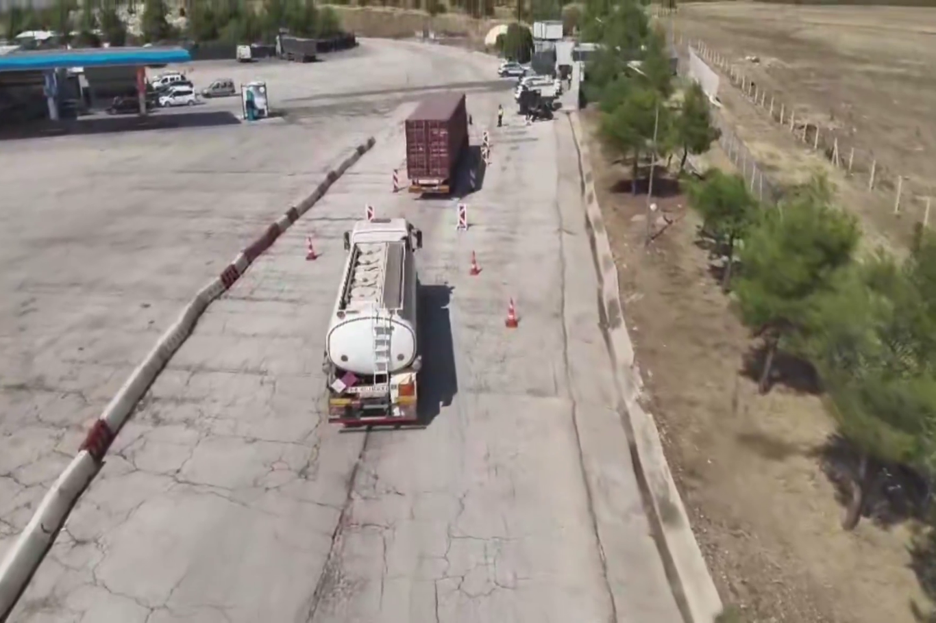 Gaziantep TAG Otoyolu'nda 25 araca lastik cezası