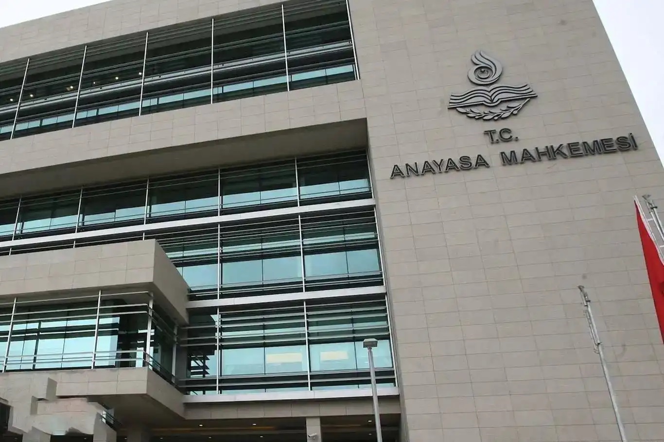 AYM, siyasi partilerin mali hesap incelemelerini tamamladı: 26 parti hakkında suç duyurusu kararı