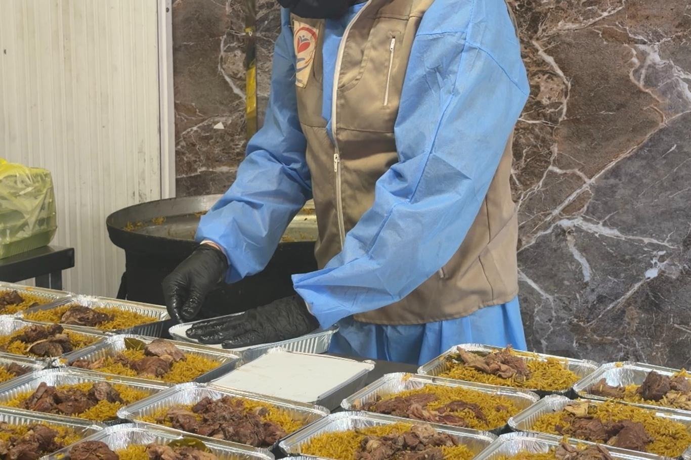 Yetimler Vakfı Gazze'de her gün sıcak yemek dağıtımına devam ediyor