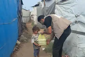 Weqfa Êtîman rojane li Xezzeyê belavkirina xwarinên germ didomîne