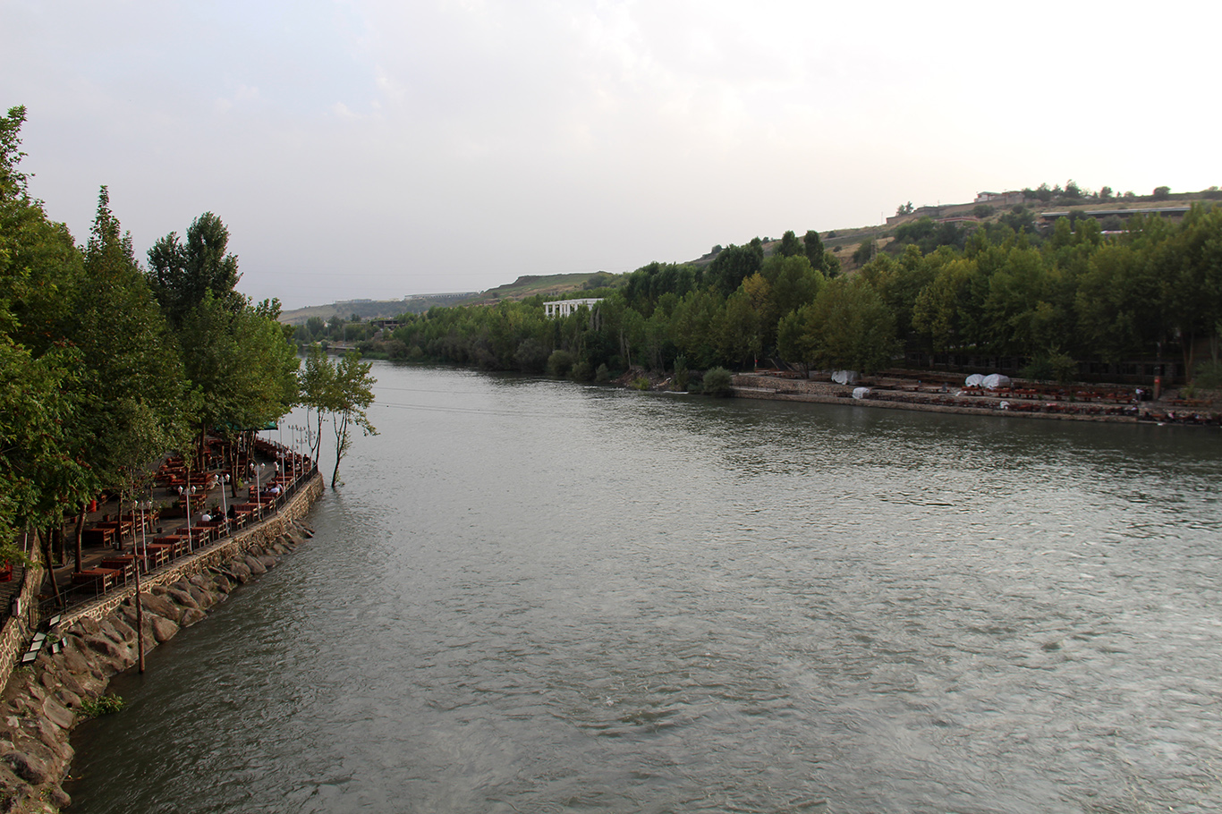 Diyarbakır'da yağışlarla birlikte Dicle Nehri'nin debisi arttı