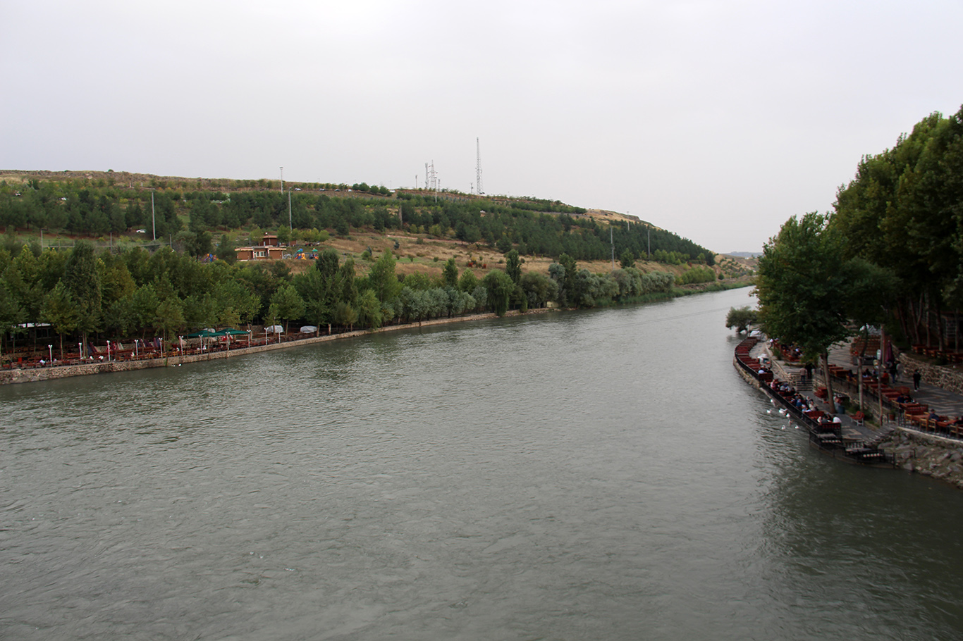 Diyarbakır'da yağışlarla birlikte Dicle Nehri'nin debisi arttı