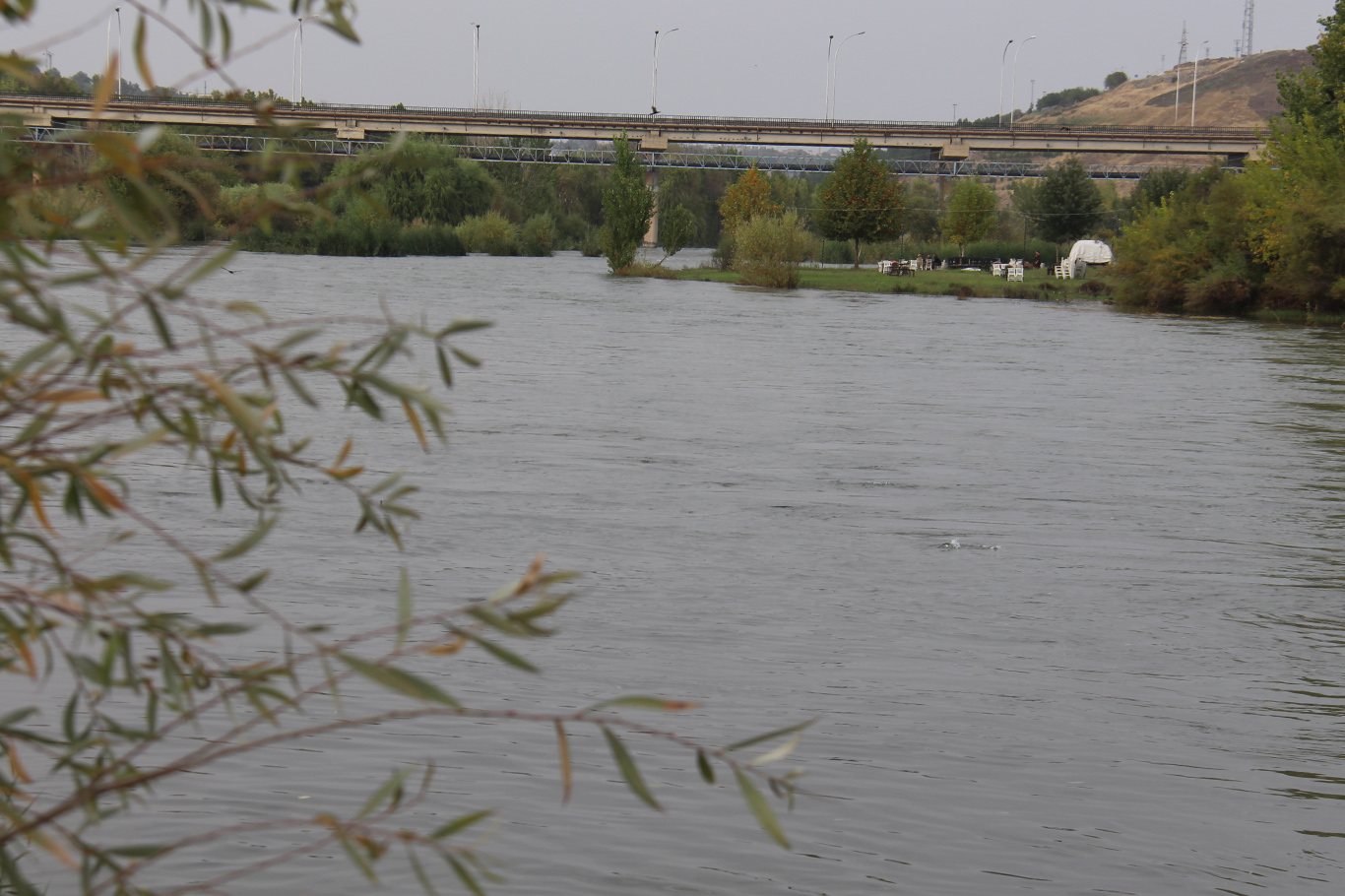 Diyarbakır'da yağışlarla birlikte Dicle Nehri'nin debisi arttı