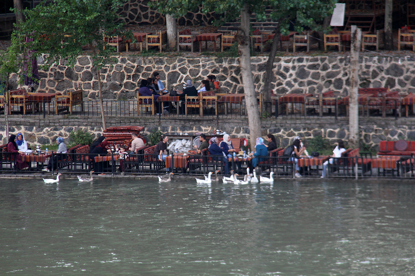 Diyarbakır'da yağışlarla birlikte Dicle Nehri'nin debisi arttı
