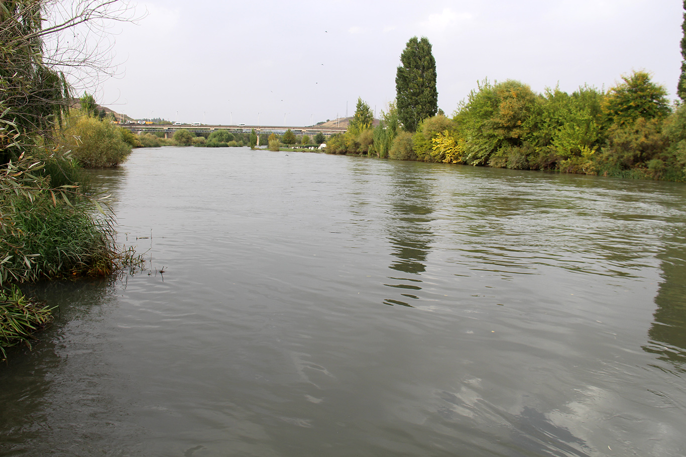 Diyarbakır'da yağışlarla birlikte Dicle Nehri'nin debisi arttı