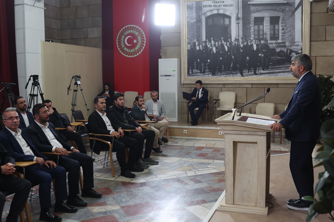 HÜDA PAR Milletvekili Dinç: 12 yıllık zorunlu eğitim yeniden yapılandırılmalı