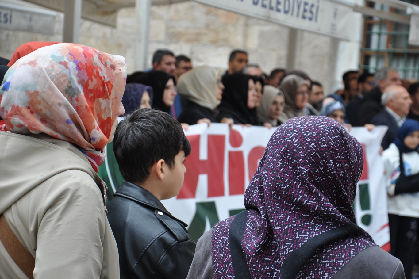 Azerbaycan’a başörtüsü çağrısı: Türkiye’nin yakın tarihinden ders çıkarın
