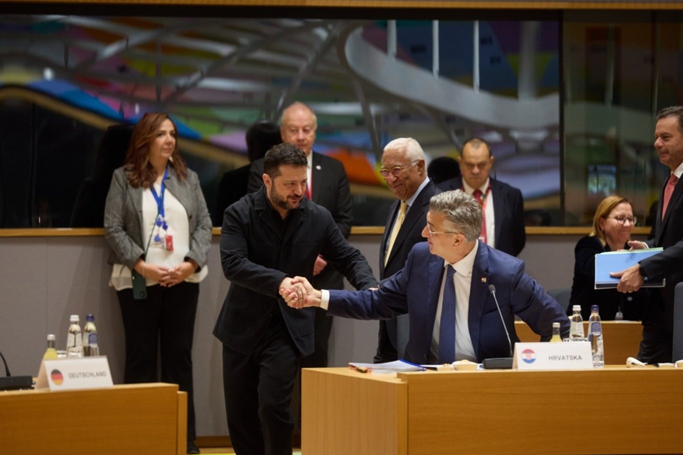 Zelenskyy seeks additional €70 billion from EU, voices frustration with US