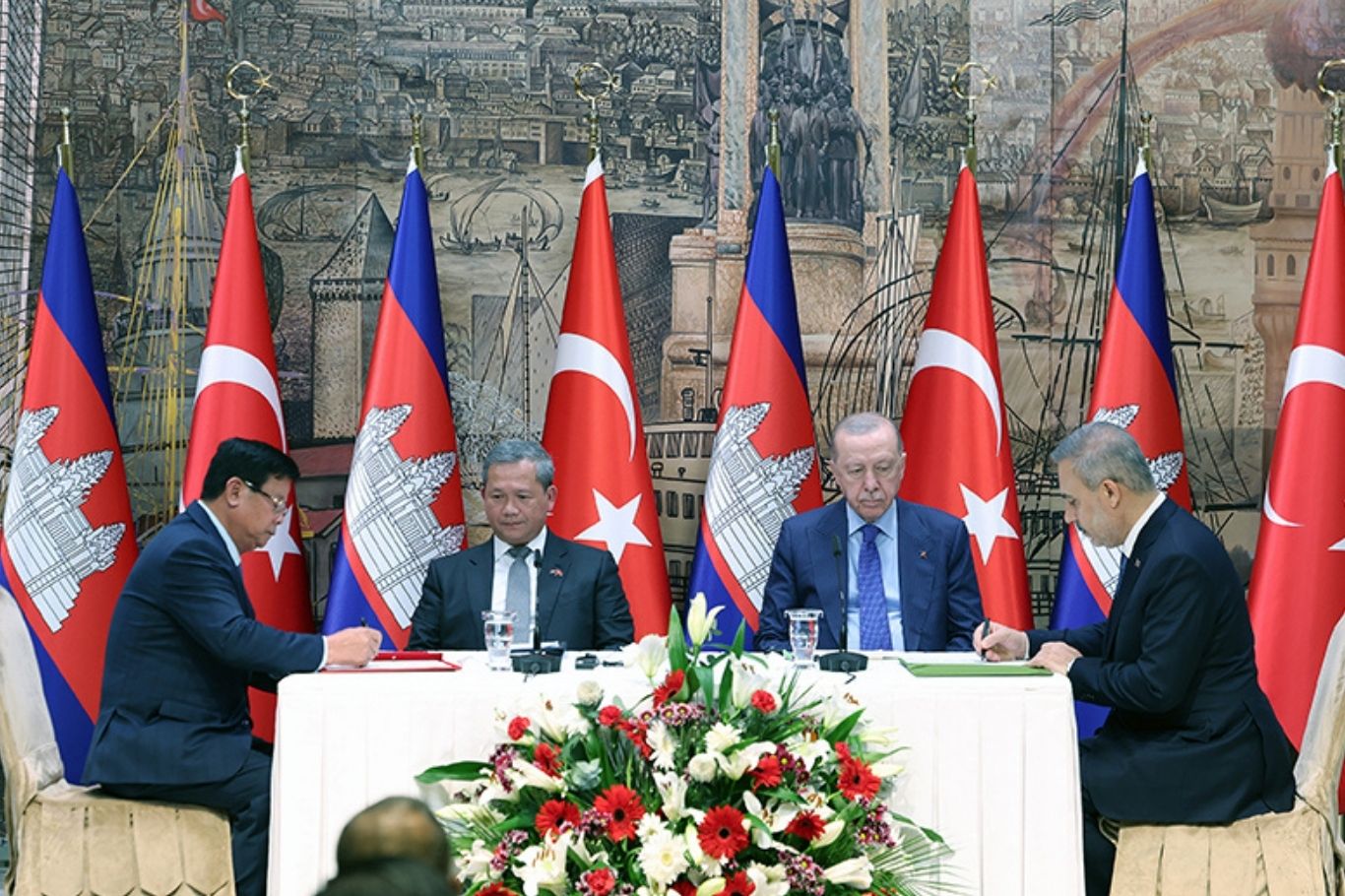 Türkiye ile Kamboçya arasında "Askeri Çerçeve Anlaşması" imzalandı