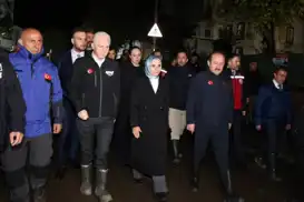 Bakan Göktaş, Sarıyer'deki sel bölgesinde incelemelerde bulundu