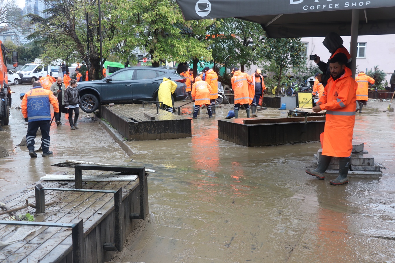 İstanbul'da öğleden sonra çok kuvvetli sağanak bekleniyor