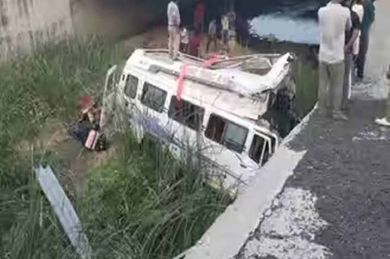Li Hindistanê otobûs kete nav qenalê: 7 mirî, 9 birîndar