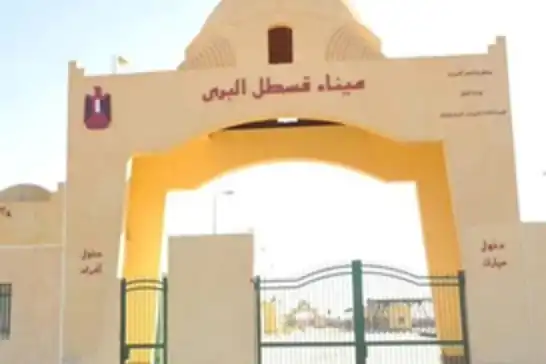 مصر توقف عبور الشاحنات إلى السودان حتى إشعار آخر
