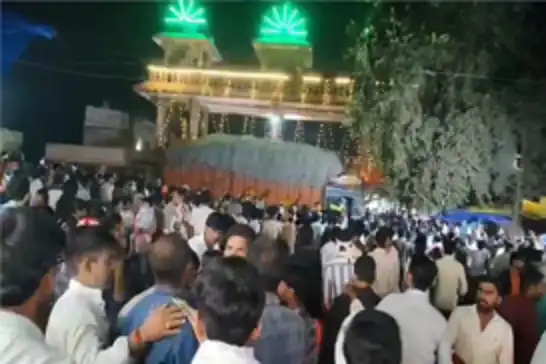 15 killed, over 40 injured as truck runs over devotees near temple in India