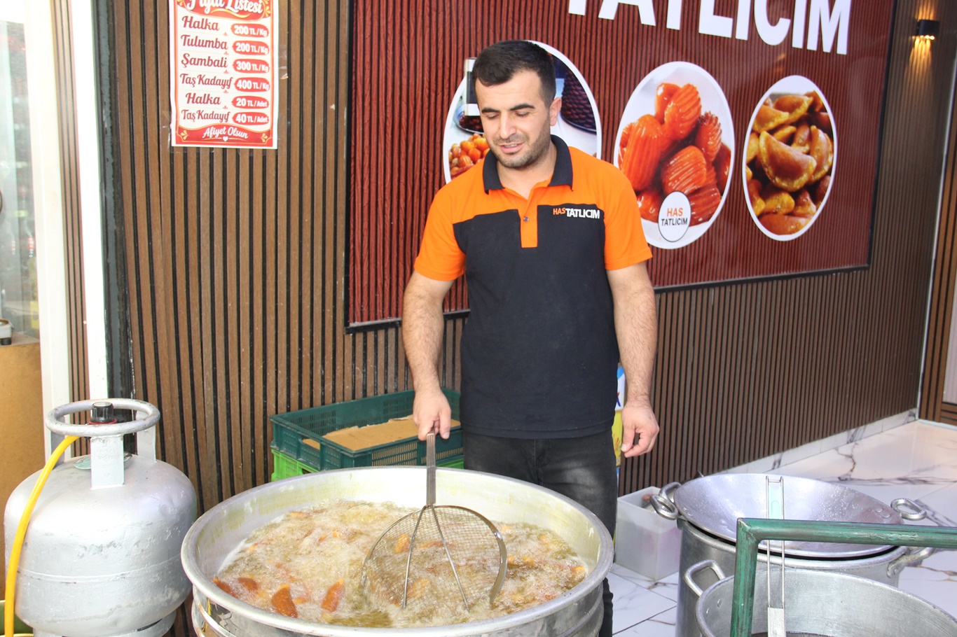 Havaların soğumasıyla tatlı sezonu hareketlendi