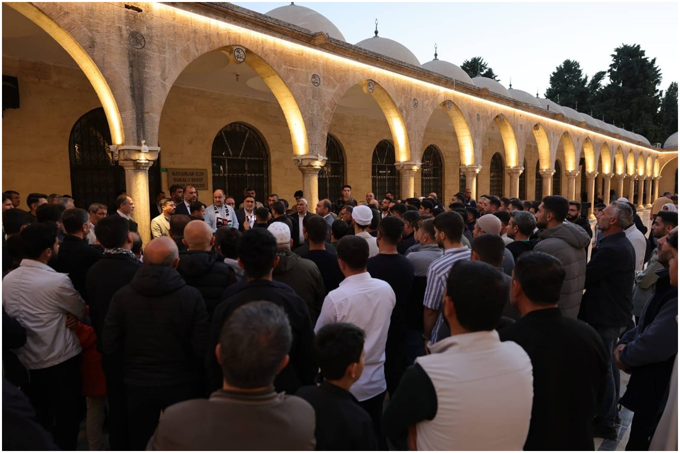Şanlıurfa'da Hür Gençlik'ten sabah namazı buluşması