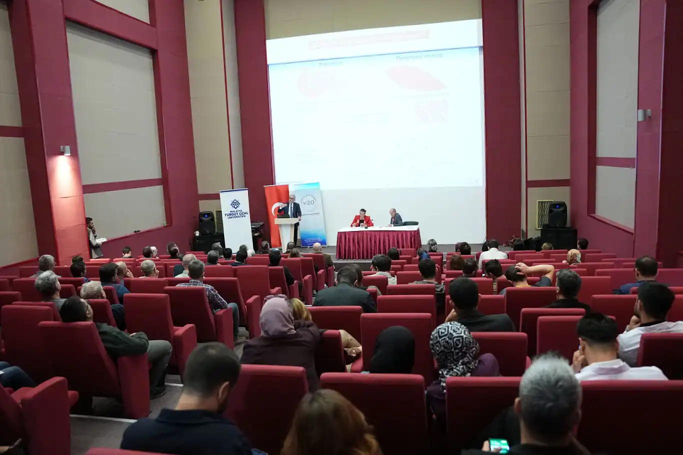 Malatya'da meme kanserinde erken tanının önemi ele alındı