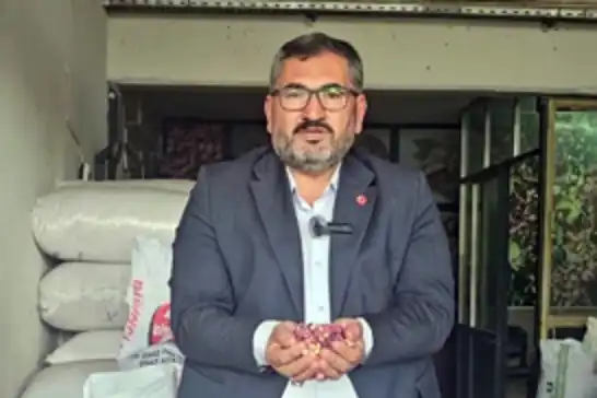  Şanlıurfa’dan bakanlara fıstık isyanı: Ürünümüz elimizde kaldı, borçlarımızı ödeyemedik