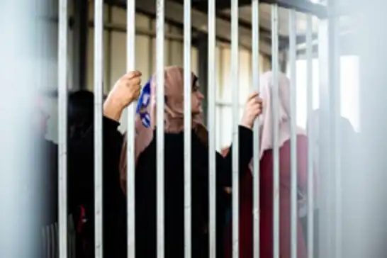 نزع الحجاب والعزل والضرب..الاحتلال الصهيوني يضعد اعتداءاته على الأسيرات الفلسطينيات