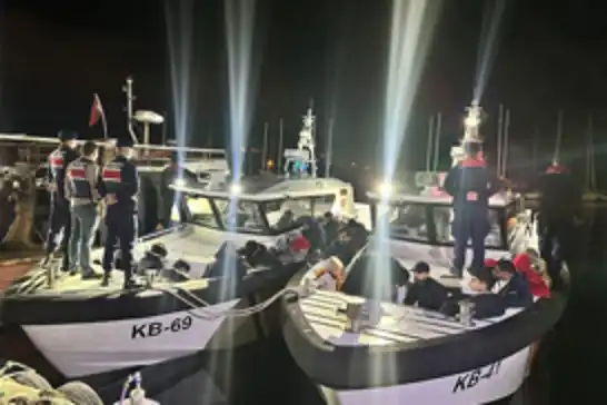 İzmir'de 105 düzensiz göçmen yakalandı
