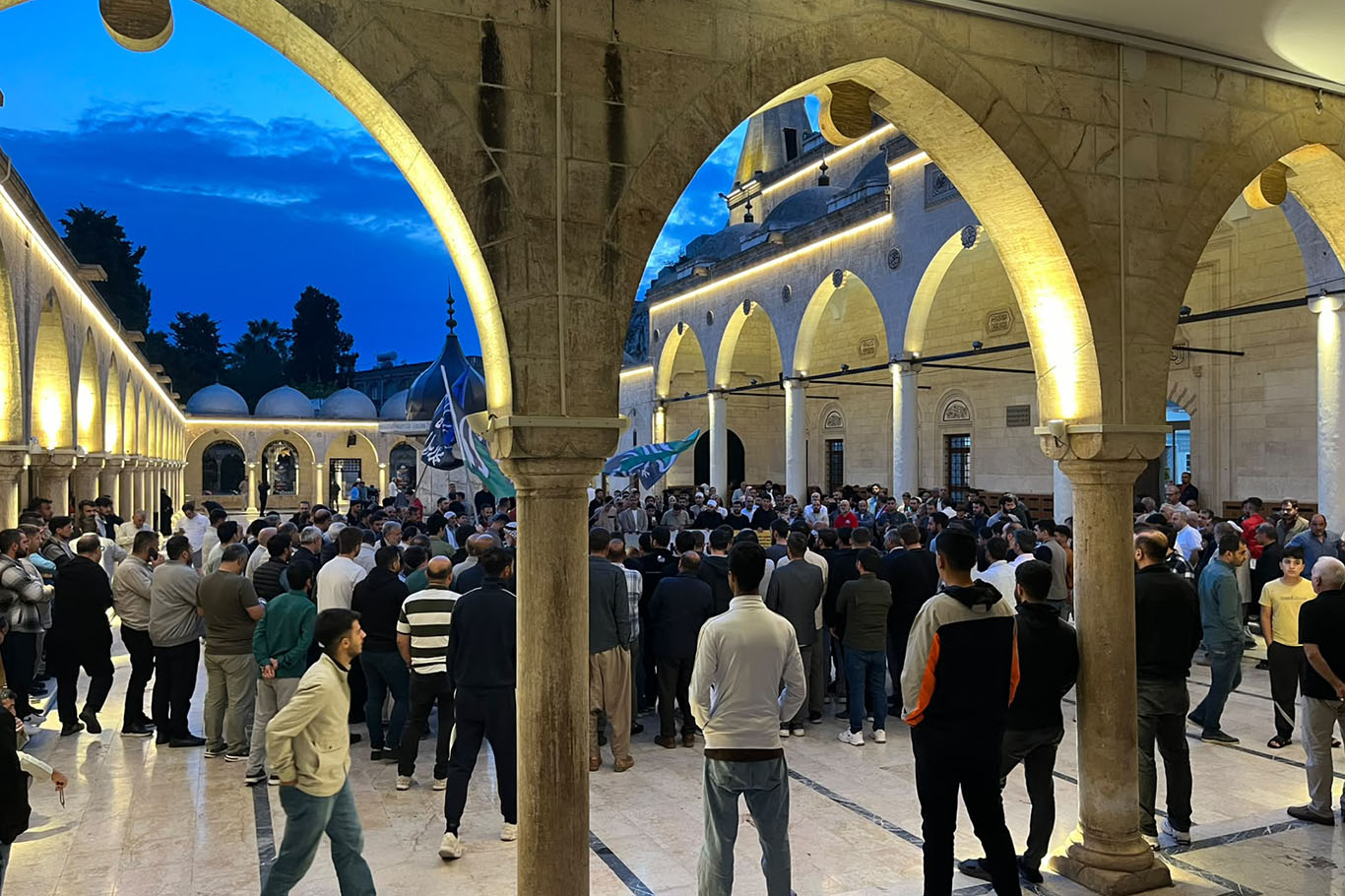 Şanlıurfa'da Mescid-i Aksa'ya destek için sabah namazında buluştular