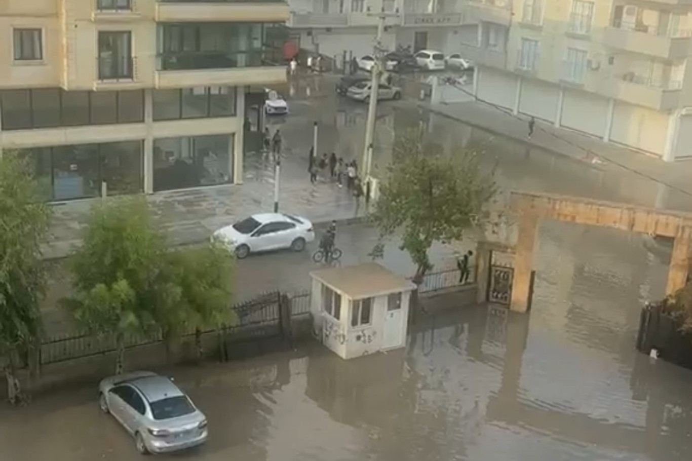 Mardin’de sağanak yağış hayatı olumsuz etkiledi