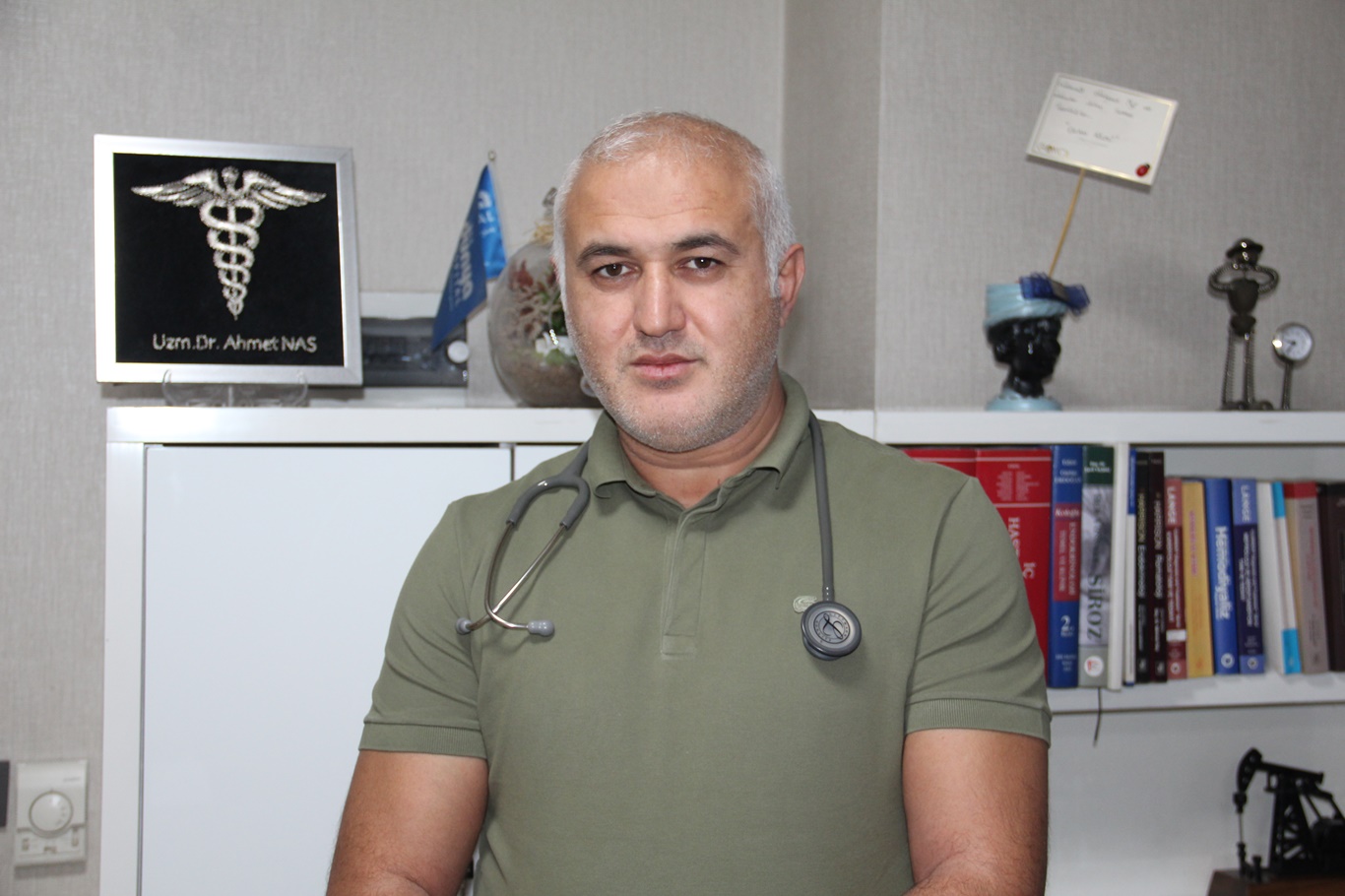 İç Hastalıkları Uzmanı Doktor Ahmet Nas