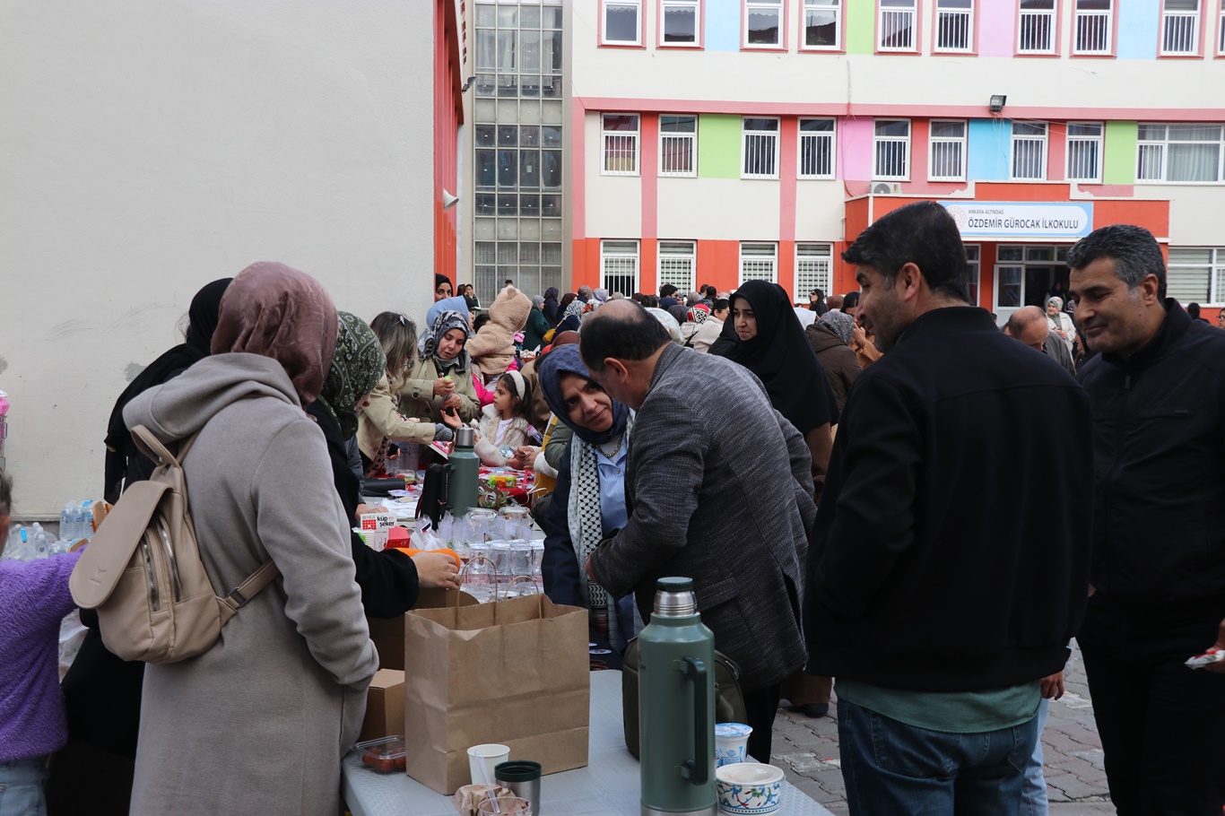 İlkokul öğrencileri Gazze için seferber oldu