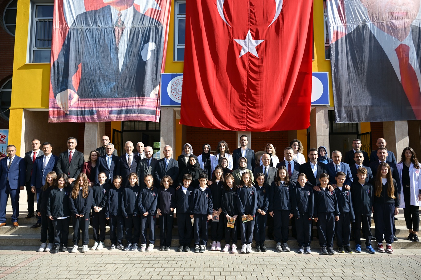 Bursa’da Şule Yüksel Şenler Kütüphanesi açıldı