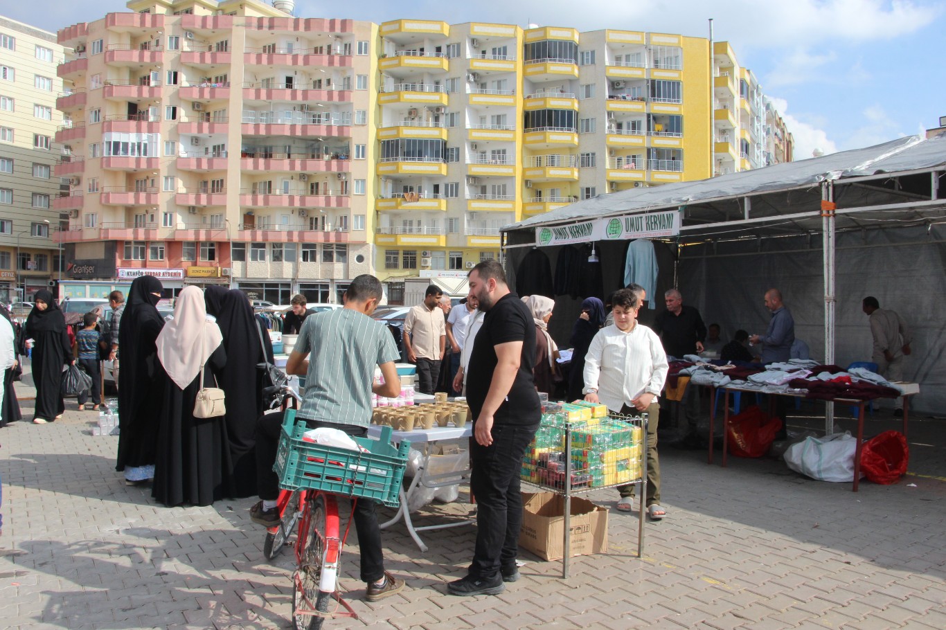 Umut Kervanı Kızıltepe’den ihtiyaç sahiplerine yönelik kermes