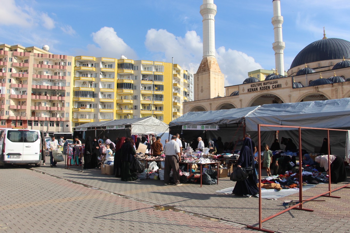 Umut Kervanı Kızıltepe’den ihtiyaç sahiplerine yönelik kermes