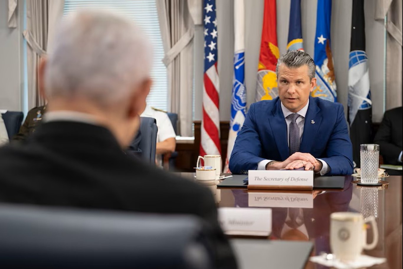 Wezîrê şer ê Emrîkayê bi dizî bi Netanyahu re civiya
