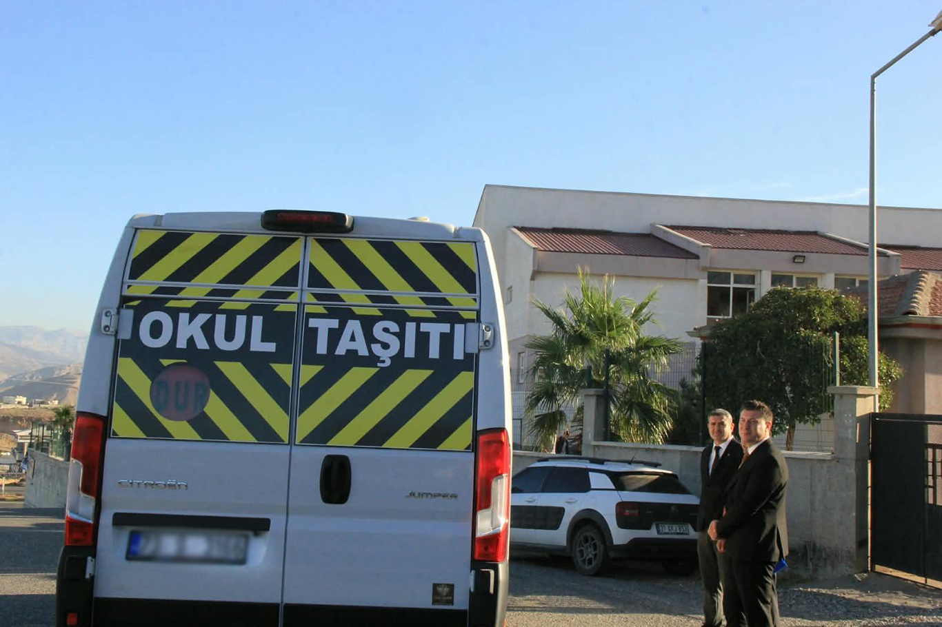 CİZRE’DE ÖĞRENCİLERİN GÜVENLİ ULAŞIMI İÇİN OKUL SERVİS ARAÇLARI DENETLENDİ.