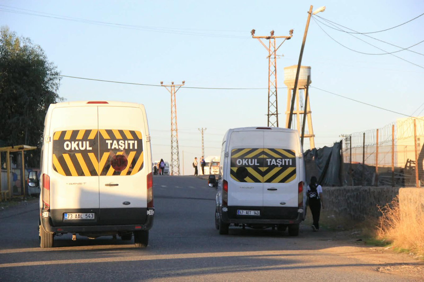CİZRE’DE ÖĞRENCİLERİN GÜVENLİ ULAŞIMI İÇİN OKUL SERVİS ARAÇLARI DENETLENDİ.