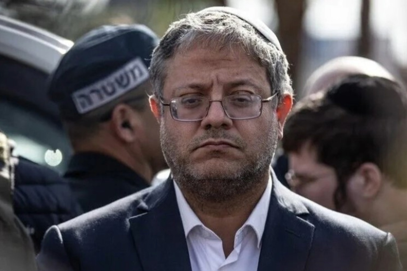 الصهيوني بن غفير يهين الفلسطينيين الرافضين لمغادرة غزة