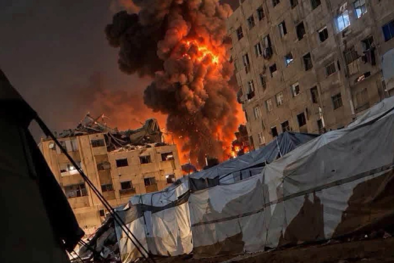 بينهم طفل وزوجان..خمسة شهداء  جراء القصف الصهيوني المستمر على غزة