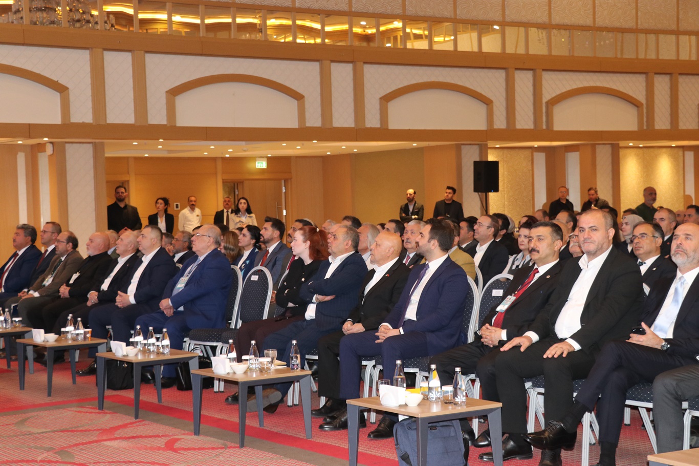HAK-İŞ, çalışma hayatının gelecek 50 yılını masaya yatırdı