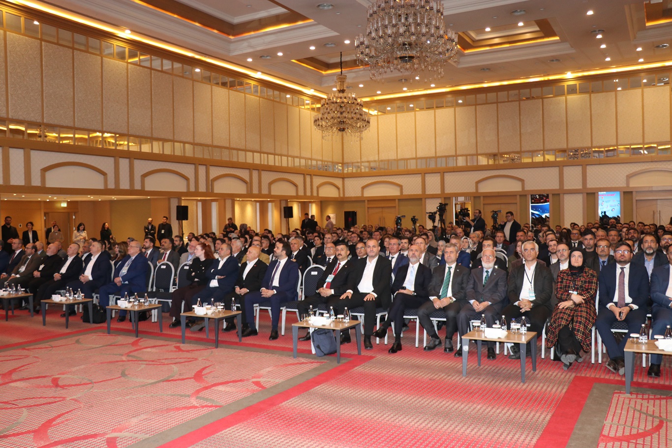 HAK-İŞ, çalışma hayatının gelecek 50 yılını masaya yatırdı