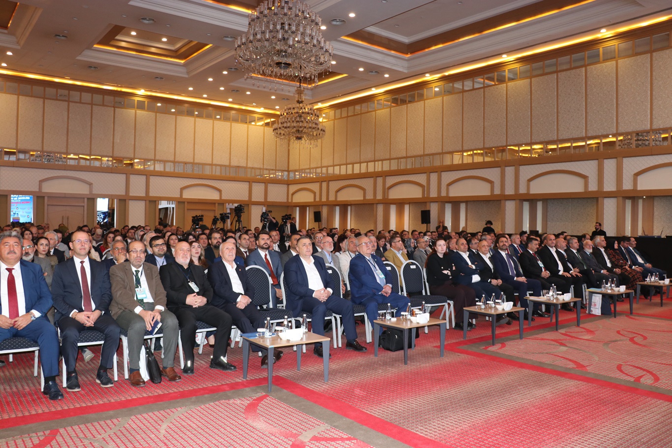 HAK-İŞ, çalışma hayatının gelecek 50 yılını masaya yatırdı